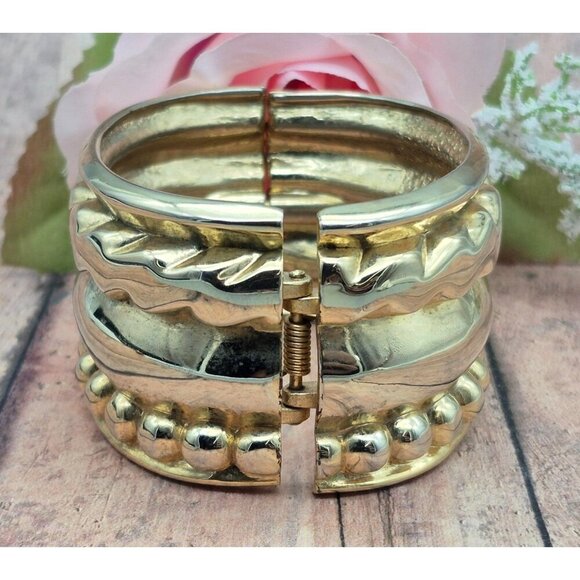 Chunky Gold Tone Statement Hinged Bangle Bracelet 3D - Picture 2 of 7